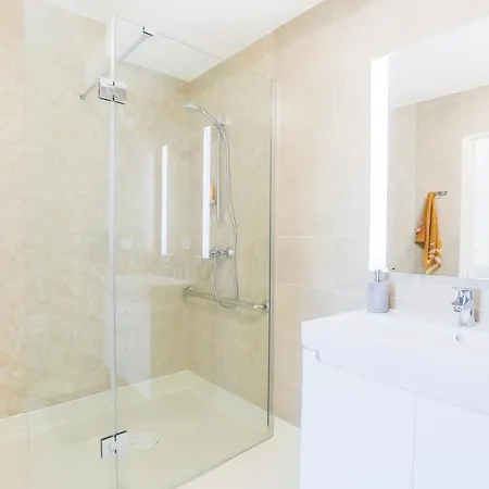 Mitoyenne Aux Thermes Châtel-Guyon